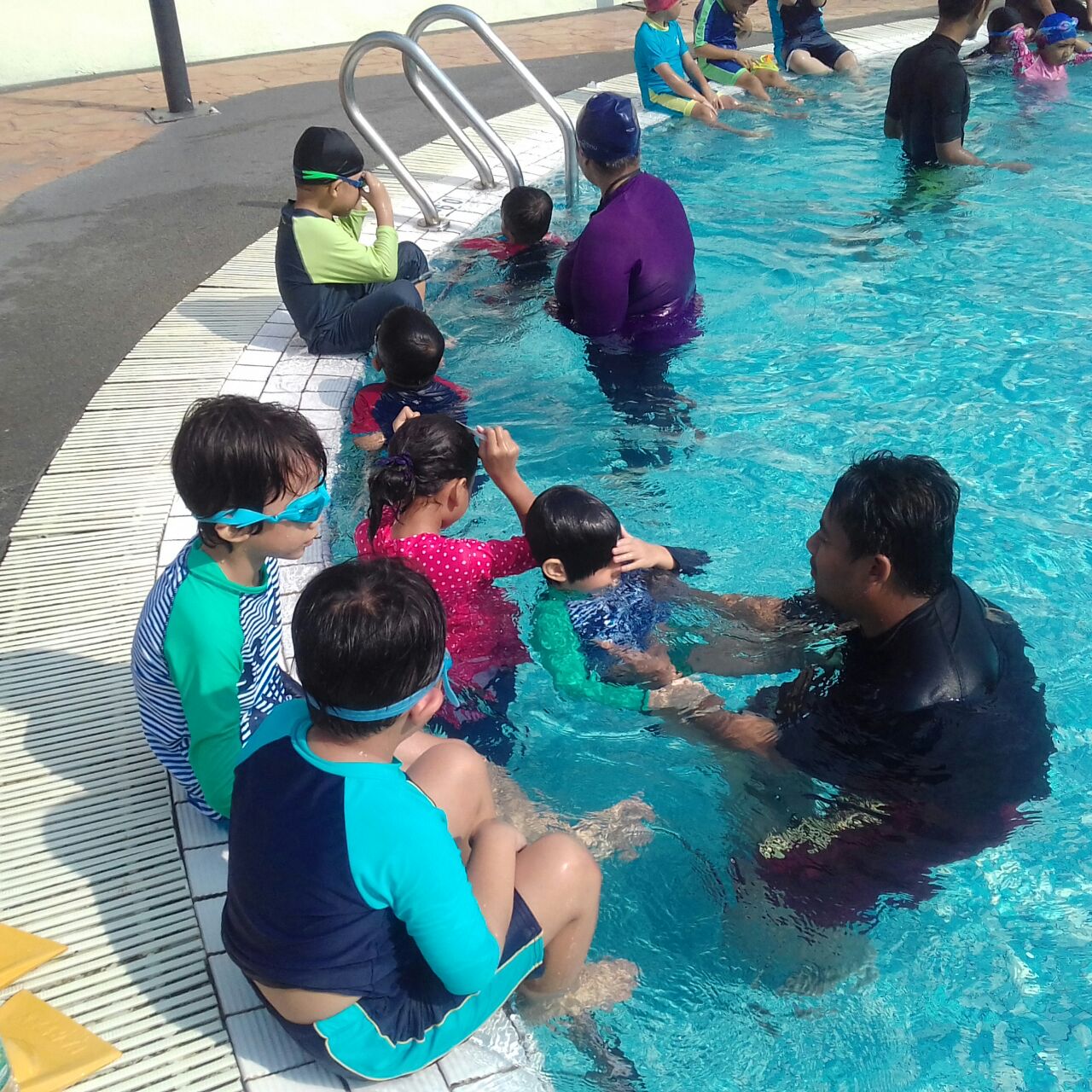 Child Group Swimming Class In Kel Putrajaya Aonelearn