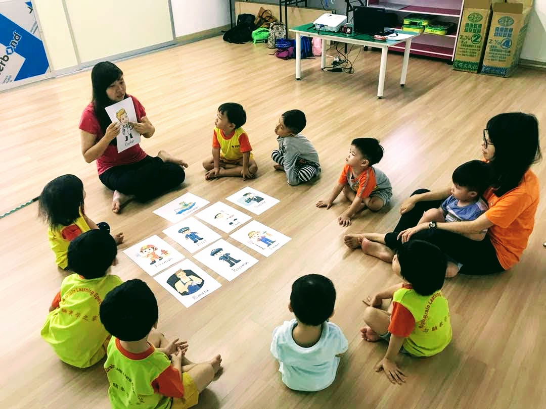 You&Me Right Brain Learning [2-3 years old] by You&Me Right Brain Sri Petaling